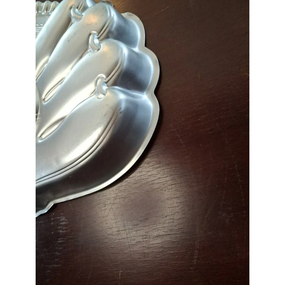 Vintage 1987 Wilton Baseball Glove Cake Pan #2105-1234 Sports Aluminum Mold